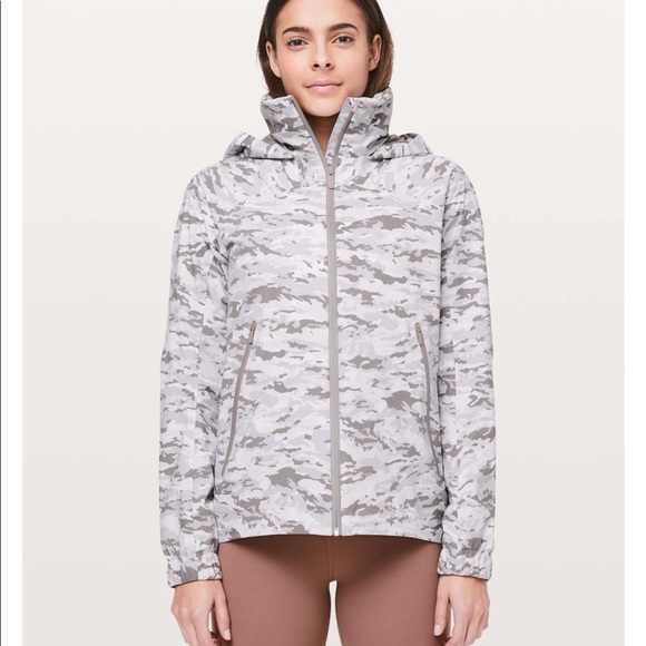 lululemon athletica Jackets & Blazers - Lululemon here to move jacket, sz 6. Nwt attached